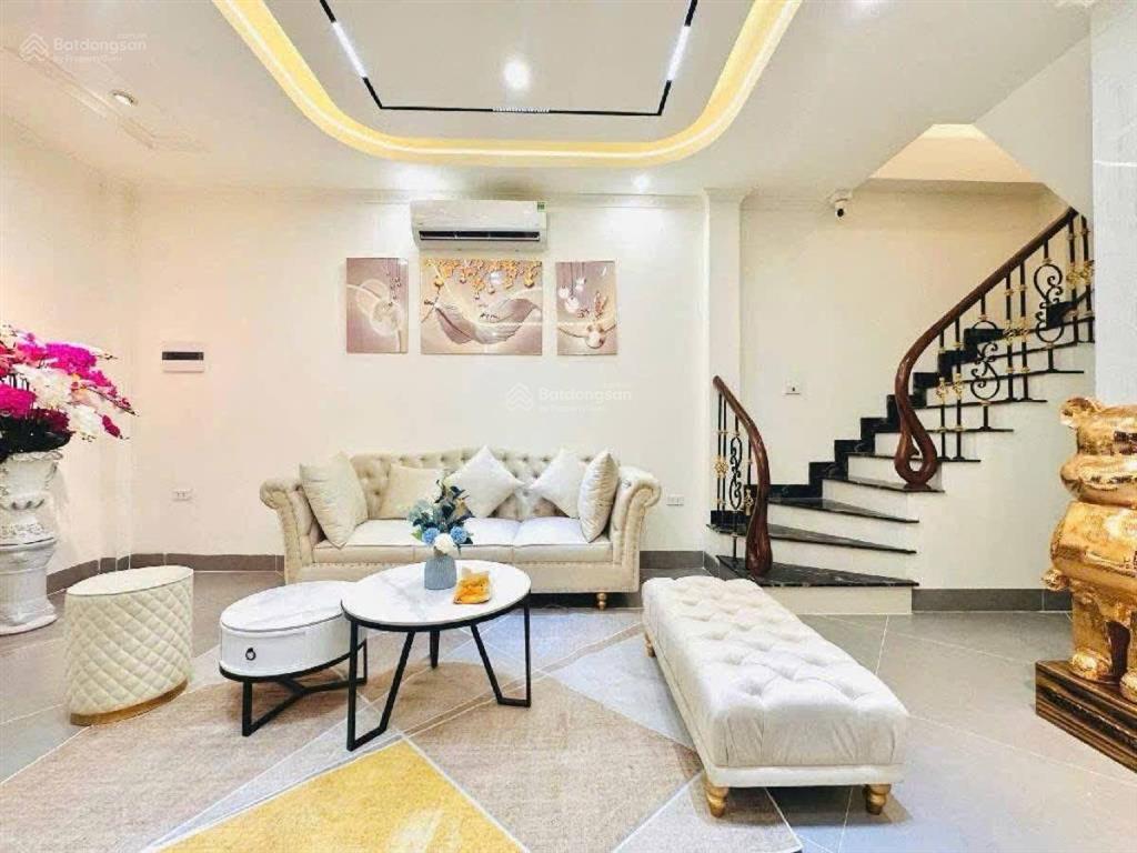 Bán nhà mặt ngõ phan phù tiên, dân xây 6 tầng thang máy 39m2 gần phố không qh