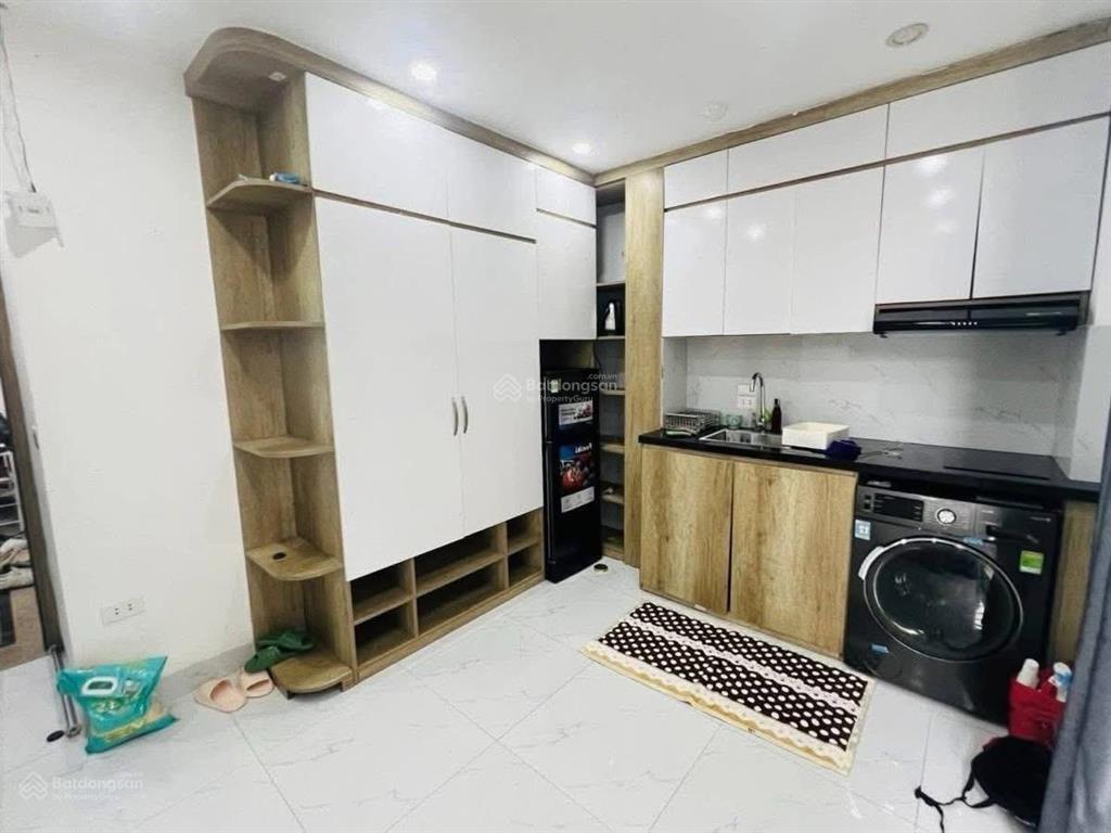 Chỉ nhỉnh 9 tỷ có tòa ccmn 7tầng thang máy, tổng 10p khép kín, dòng tiền 600 triệu/năm