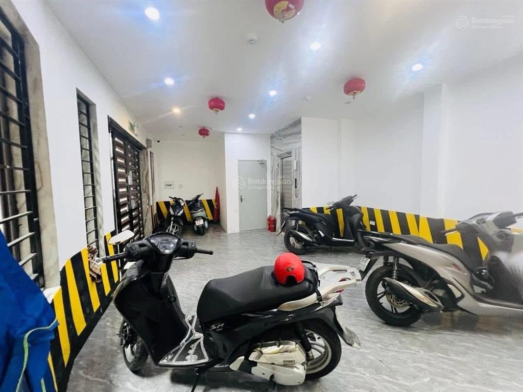 Chỉ nhỉnh 9 tỷ có tòa ccmn 7tầng thang máy, tổng 10p khép kín, dòng tiền 600 triệu/năm