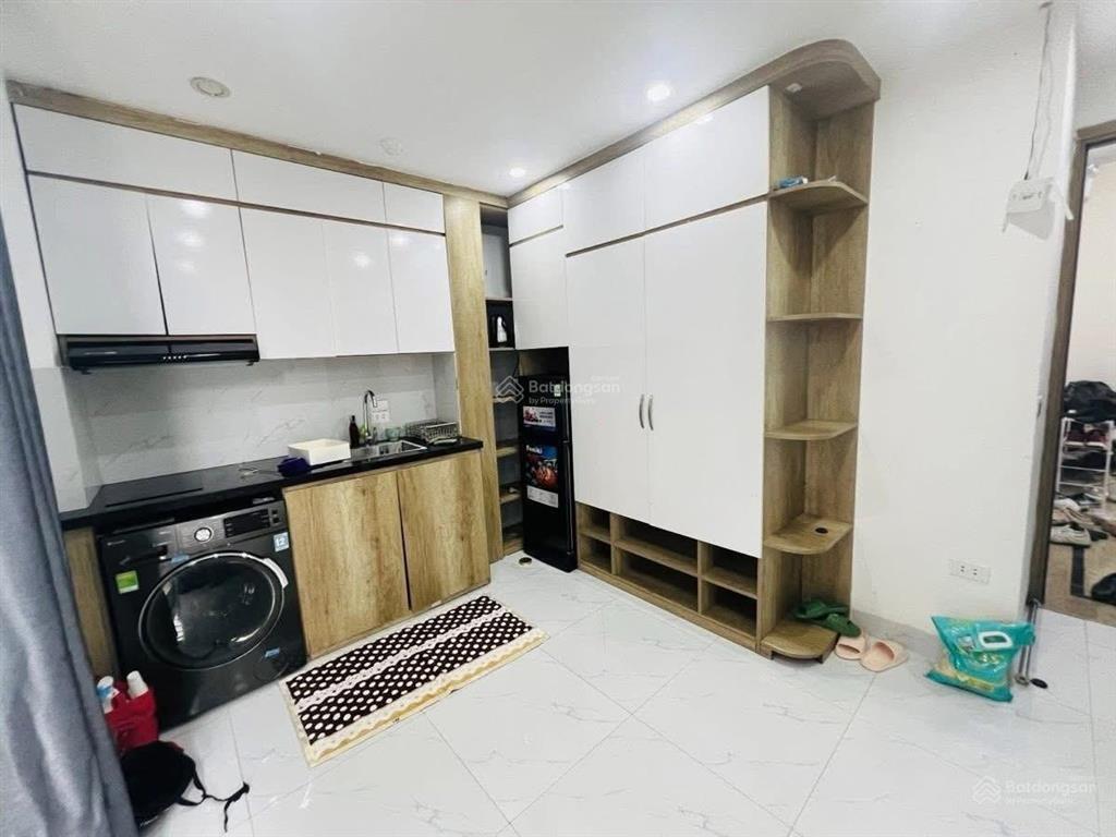 Chỉ nhỉnh 9 tỷ có tòa ccmn 7tầng thang máy, tổng 10p khép kín, dòng tiền 600 triệu/năm
