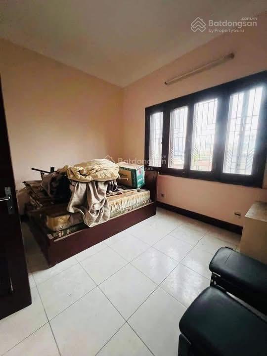 Bán đất tặng nhà, mặt ngõ hồ ba mẫu. 53m2  9,3 tỷ có thương lượng không qh pháp lý chuẩn