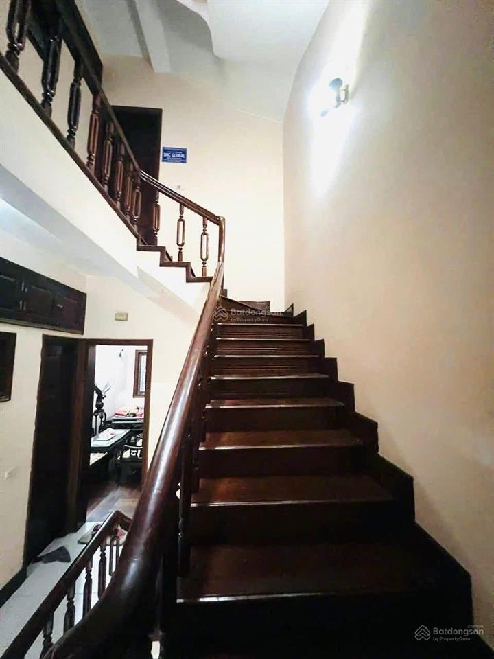 Bán đất tặng nhà, mặt ngõ hồ ba mẫu. 53m2  9,3 tỷ có thương lượng không qh pháp lý chuẩn