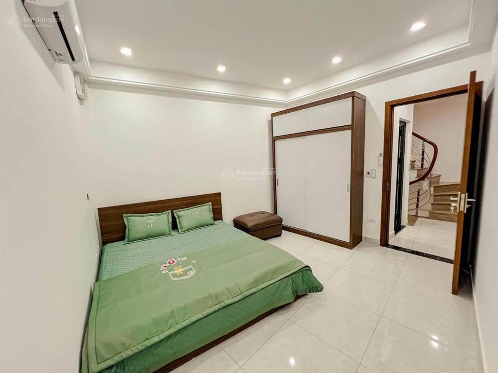 Bán nhà mặt ngõ linh quang ở kết hợp kinh doanh 42m2 tổng 9p không qh pháp lý chuẩn ngõ nông gần hồ