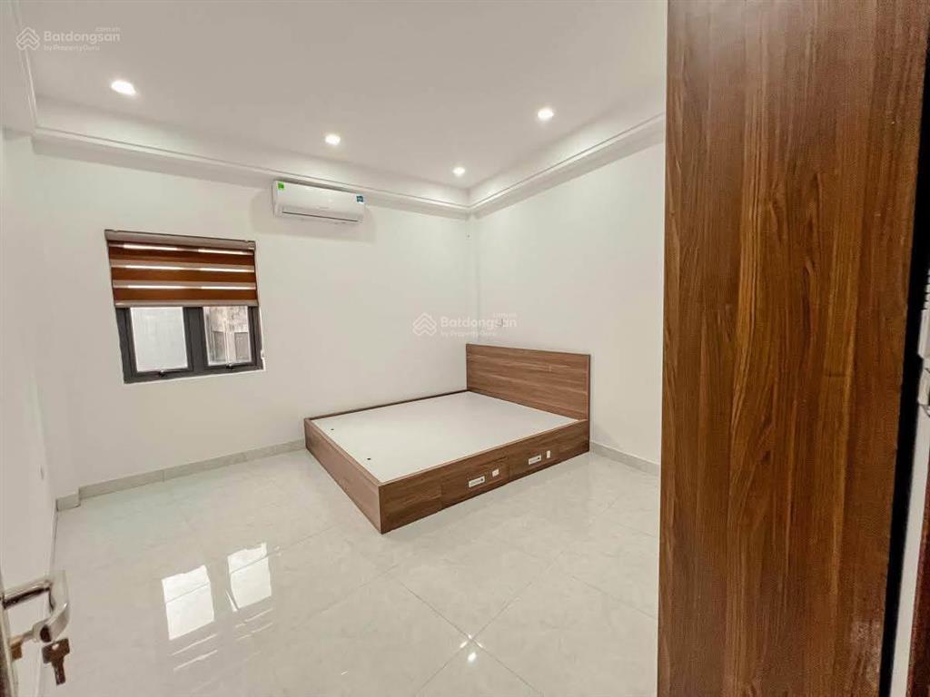 Bán nhà mặt ngõ linh quang ở kết hợp kinh doanh 42m2 tổng 9p không qh pháp lý chuẩn ngõ nông gần hồ