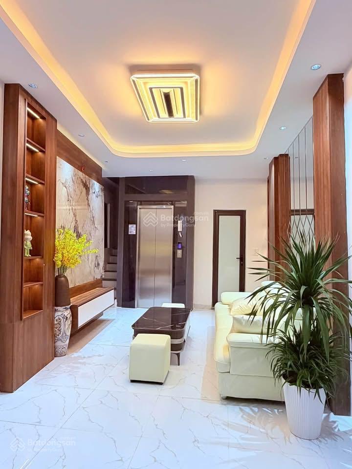 Mặt ngõ khâm thiên, lô góc 6 tầng thang máy mời ở ngay chủ tặng nội thất, không qh pháp lý chuẩn