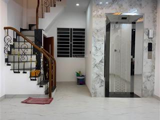 Thật 100/% 8.9 tỷ có ngay 42m2 7 tầng thang máy, mặt ngõ lương sử c, không qh pháp lý chuẩn