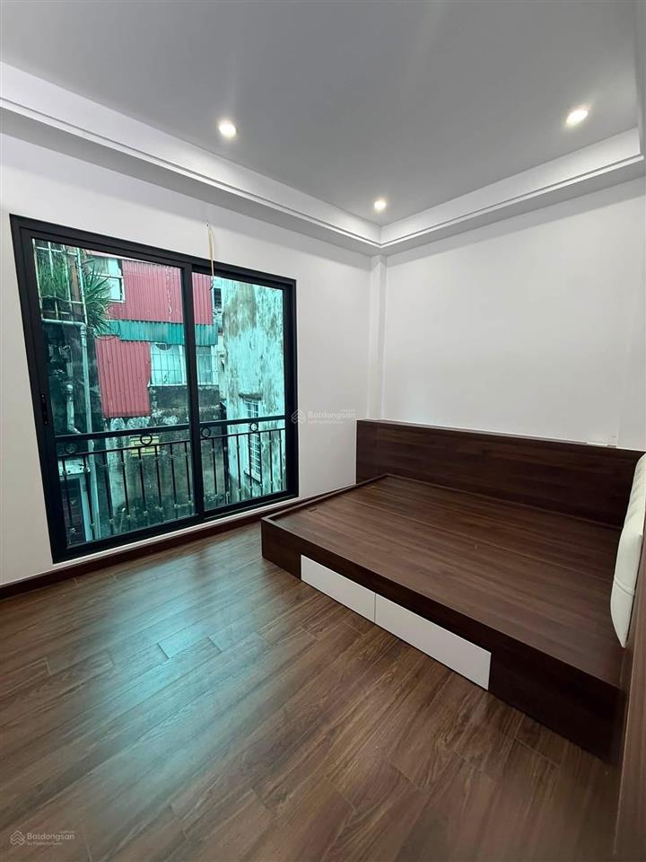 Thật 100% 8,3 tỷ có ngay 42m2 7 tầng thang máy, mặt ngõ lương sử c, không qh pháp lý chuẩn