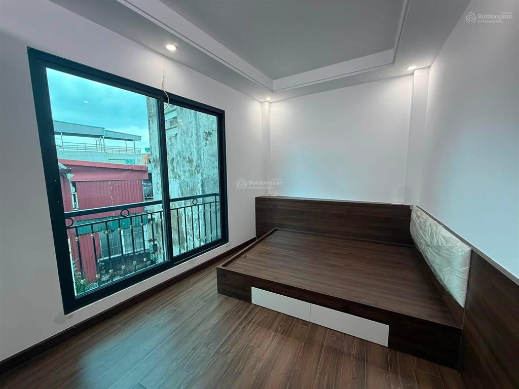 Thật 100% 8,3 tỷ có ngay 42m2 7 tầng thang máy, mặt ngõ lương sử c, không qh pháp lý chuẩn