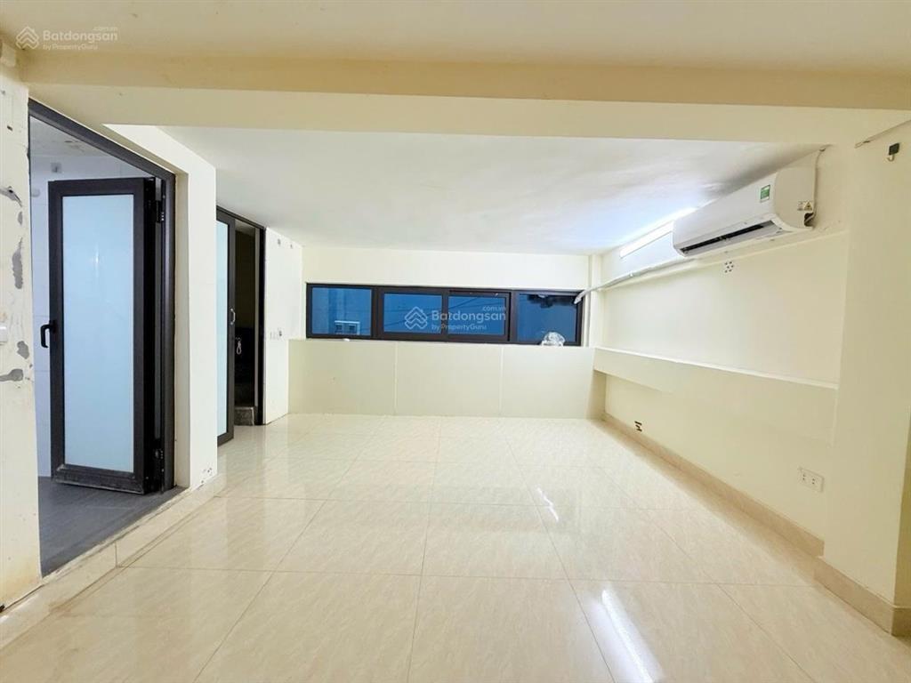 Bán nhà mặt ngõ văn chương k quy hoạch, nhà dân xây kcbt chắc chắn, ngõ nông, mt rộng trước nhà