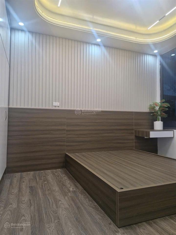 Chính chủ cần bán căn mặt thổ quan. dân xây mới 5 tầng thang máy full nội thất, gần phố ngõ