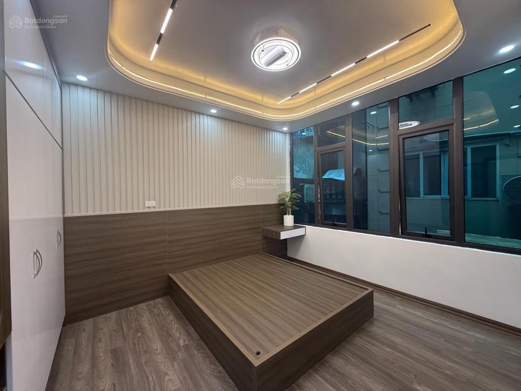 Chính chủ cần bán căn mặt thổ quan. dân xây mới 5 tầng thang máy full nội thất, gần phố ngõ