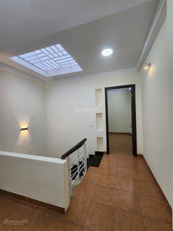 Bán nhà đê là thành, dân xây không nỗi phong thủy, qh ổn định 49m2x5 tầng