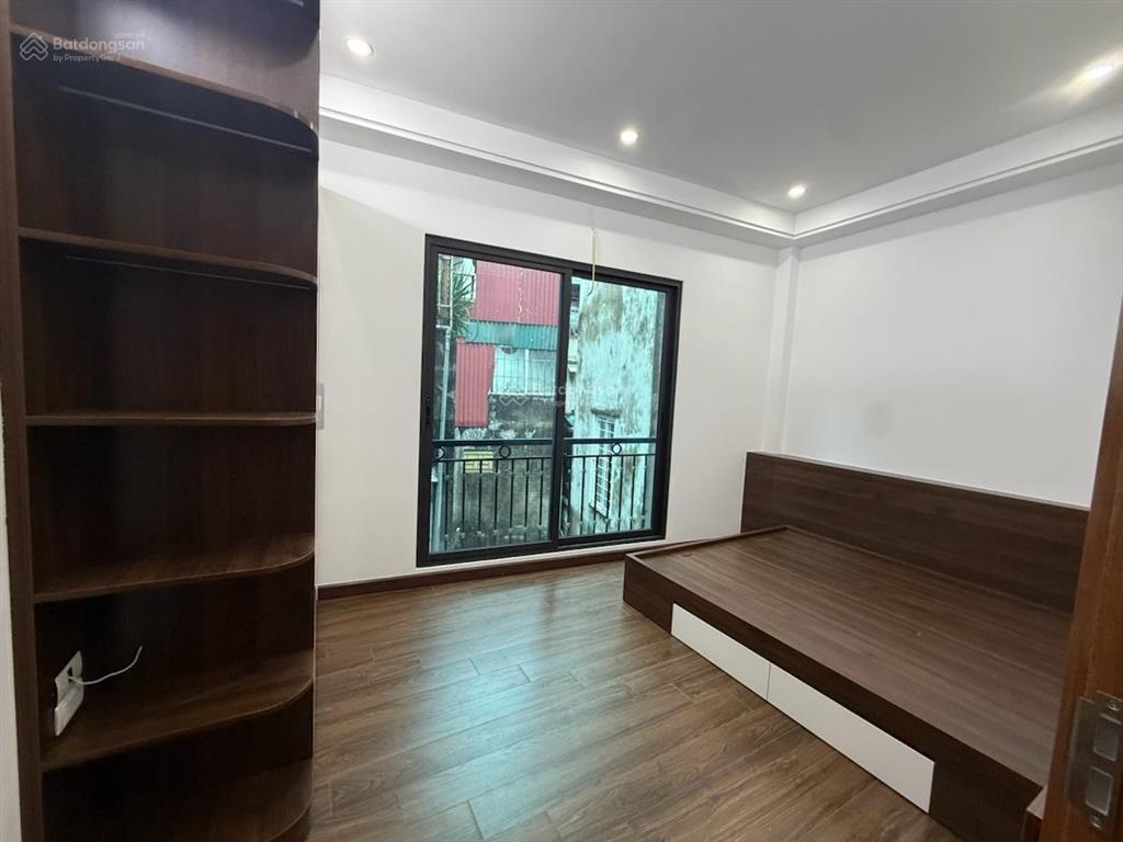 Cần bán căn mặt ngõ hòa bình đống đa xây mới 6 tầng thang máy lô góc gần phố ngõ nông dt 40m 7,9 tỷ