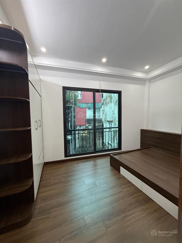 Cần bán căn mặt ngõ hòa bình đống đa xây mới 6 tầng thang máy lô góc gần phố ngõ nông dt 40m 7,9 tỷ