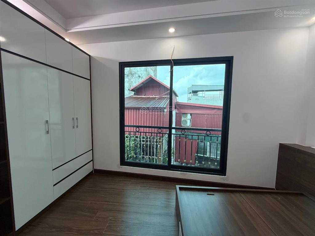 Cần bán căn mặt ngõ hòa bình đống đa xây mới 6 tầng thang máy lô góc gần phố ngõ nông dt 40m 7,9 tỷ