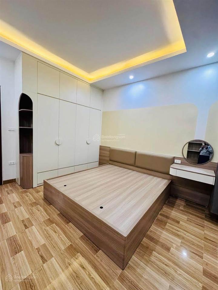 Bán nhà mặt ngõ hào nam , nhà dân xây gần phố ngõ nông thông gần ga tầu cát linh,nhạc viện hà nội.d