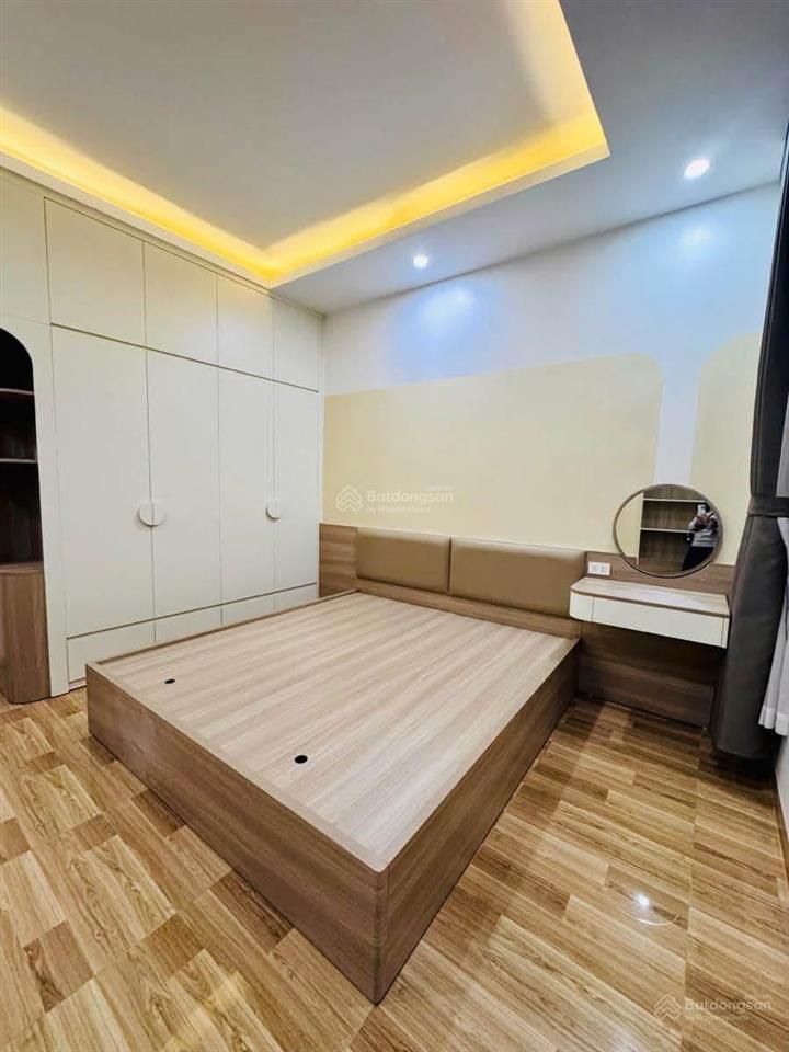 Bán nhà mặt ngõ hào nam , nhà dân xây gần phố ngõ nông thông gần ga tầu cát linh,nhạc viện hà nội.d