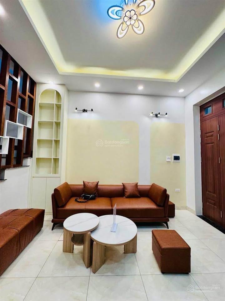 Bán nhà mặt ngõ hào nam , nhà dân xây gần phố ngõ nông thông gần ga tầu cát linh,nhạc viện hà nội.d