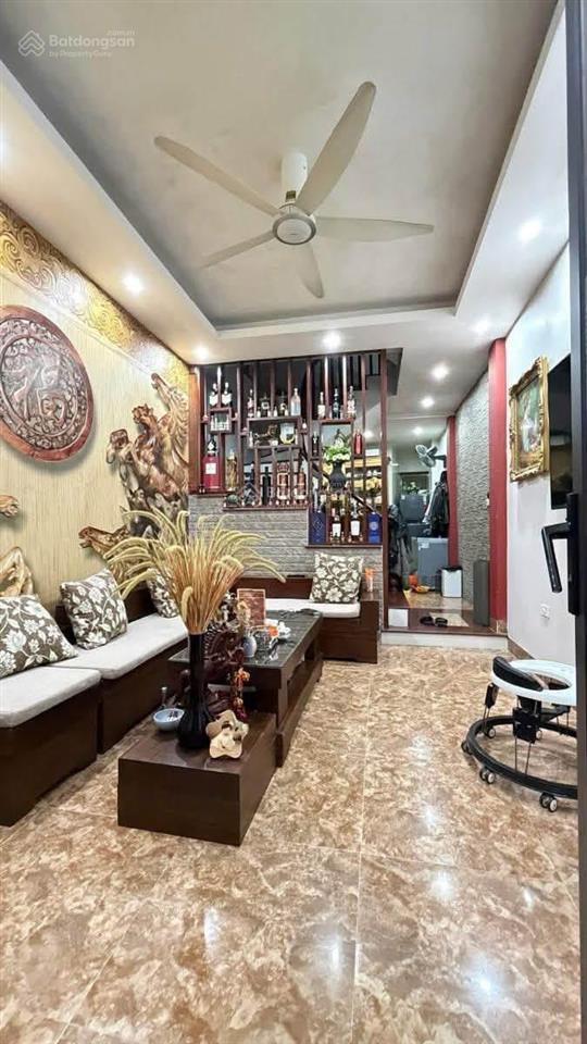 Bán nhà ngõ tôn đức thắng, nhà dân xây, gần phố ngõ nông thông nhà 2 mặt ngõ thông thoáng dt 45m2