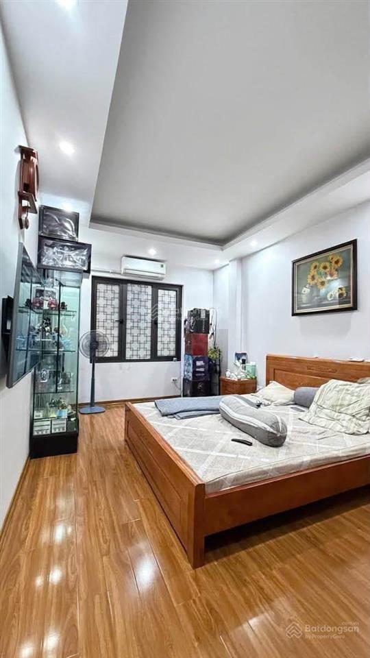 Bán nhà ngõ tôn đức thắng, nhà dân xây, gần phố ngõ nông thông nhà 2 mặt ngõ thông thoáng dt 45m2