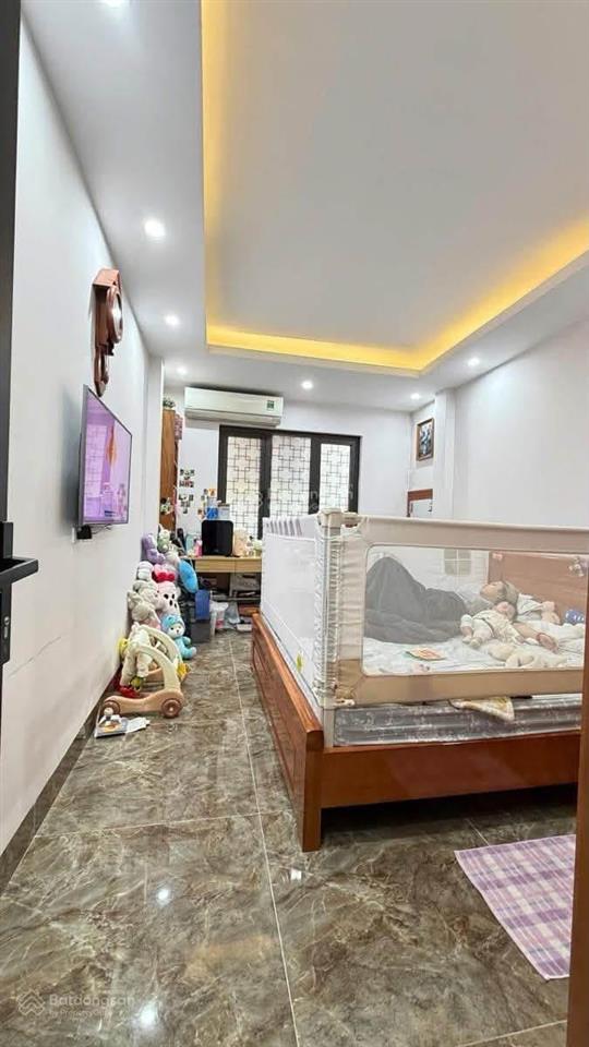 Bán nhà ngõ tôn đức thắng, nhà dân xây, gần phố ngõ nông thông nhà 2 mặt ngõ thông thoáng dt 45m2