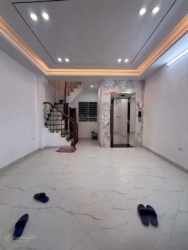 Bán nhà mặt ngõ lương sử a nhà 2 mặt ngõ trước sau, xây 7 tầng thang máy full nội thất dt 42m7t