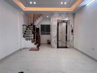 Bán nhà mặt ngõ lương sử a nhà 2 mặt ngõ trước sau, xây 7 tầng thang máy full nội thất dt 42m7t