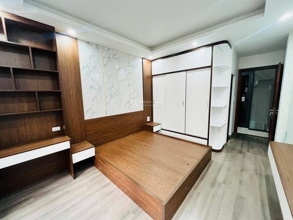 Bán nhà khâm thiên ngõ thông gần phố tiện ích bạt ngàn, gần trường trạm bệnh viện dt 41m x 5 tầng