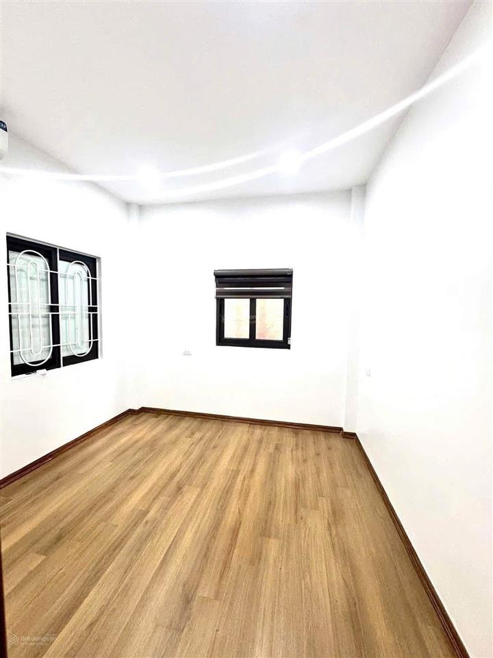 Bán nhà trường chinh ngõ nông thông, gần trường trạm bệnh viện siêu thị dt 45m², 8.6 tỷ