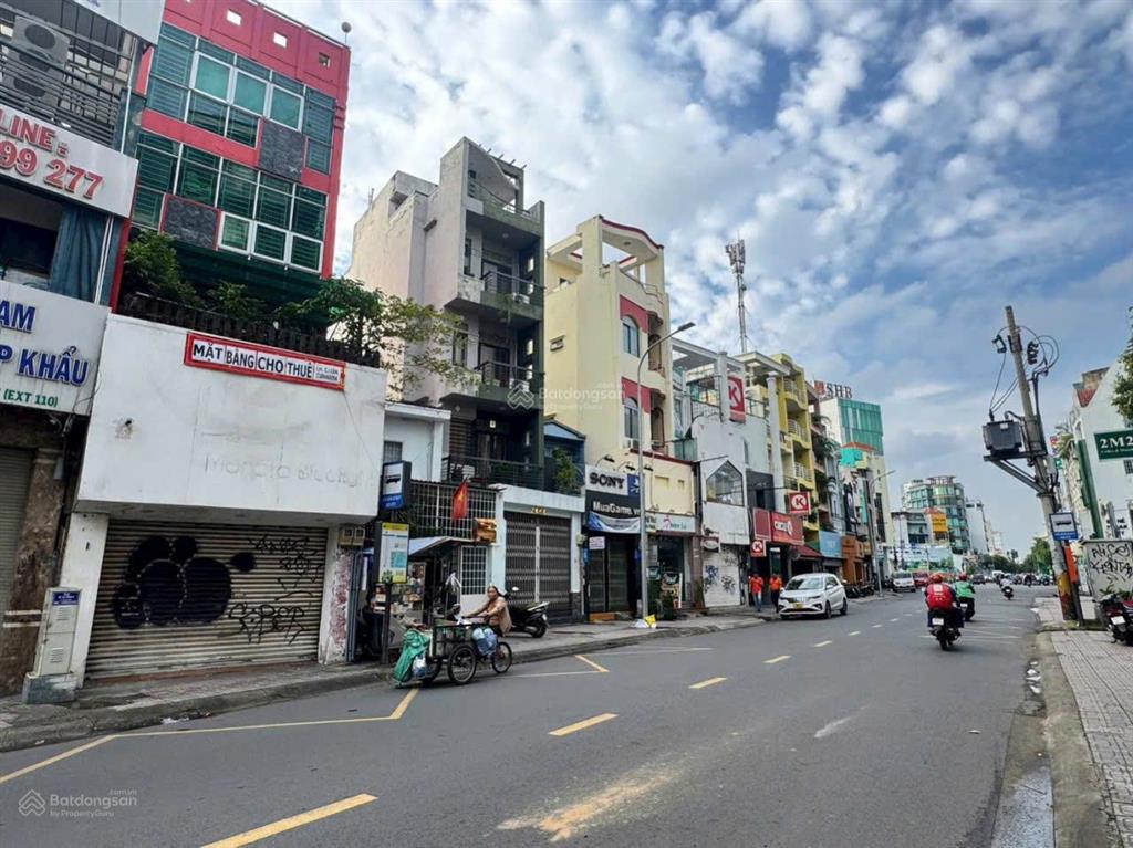 Biệt thự hiếm mt hoa lan, phường 2, pn. dt 8x20m, cn 145m2, 4tầng, bán 45 tỷ.  0932 071 ***
