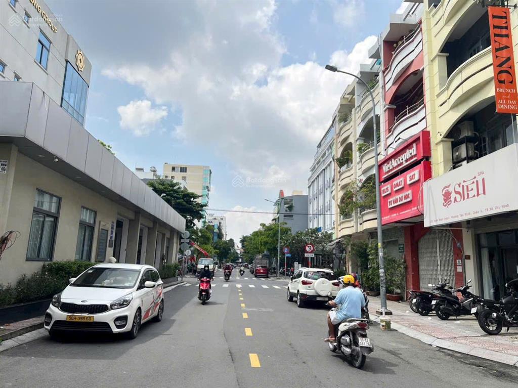 Biệt thự hiếm mt hoa lan, phường 2, pn. dt 8x20m, cn 145m2, 4tầng, bán 45 tỷ.  0932 071 ***