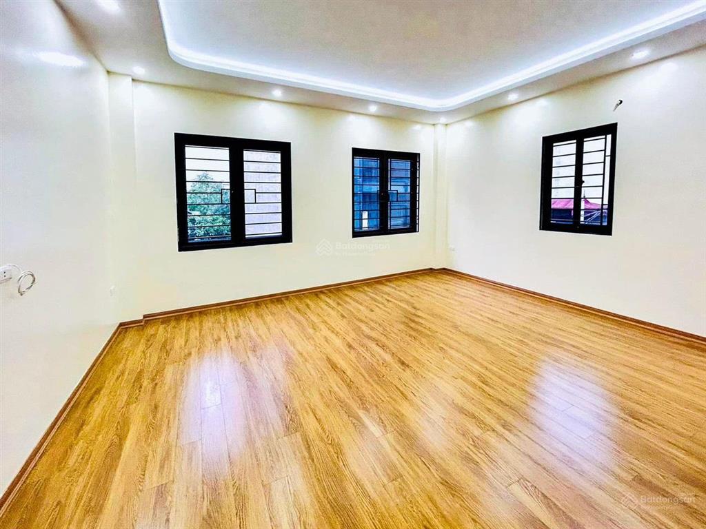 Còn duy nhất 1 căn giá rẻ cuối đồng mai, nhà mới 4 tầng 33m2, ô tô đỗ sát nhà.  0968 756 ***
