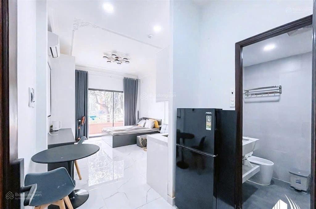 Căn hộ ban công đường khánh hội, full nội thất, thuận tiện di chuyển quận 1, quận 4, quận 5
