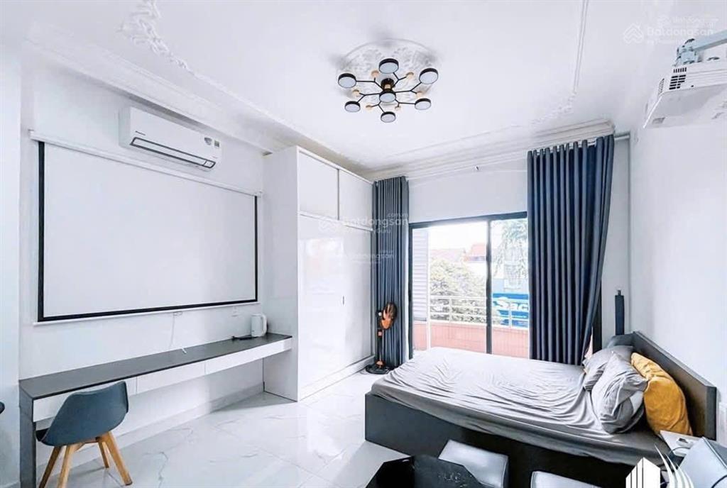 Căn hộ ban công đường khánh hội, full nội thất, thuận tiện di chuyển quận 1, quận 4, quận 5