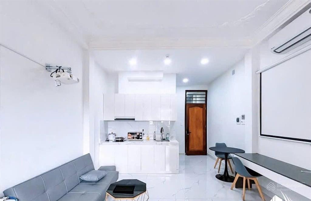 Căn hộ ban công đường khánh hội, full nội thất, thuận tiện di chuyển quận 1, quận 4, quận 5
