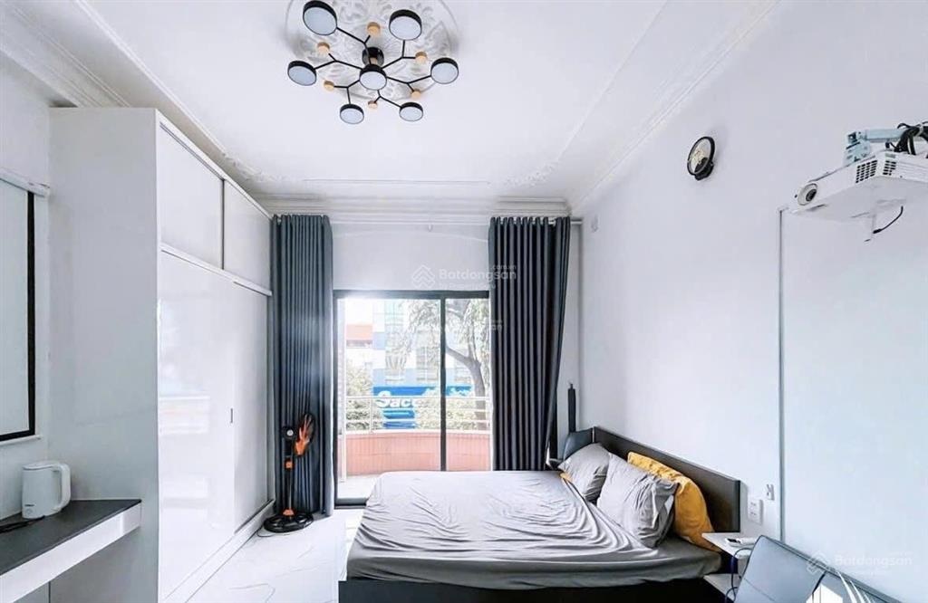 Căn hộ ban công đường khánh hội, full nội thất, thuận tiện di chuyển quận 1, quận 4, quận 5