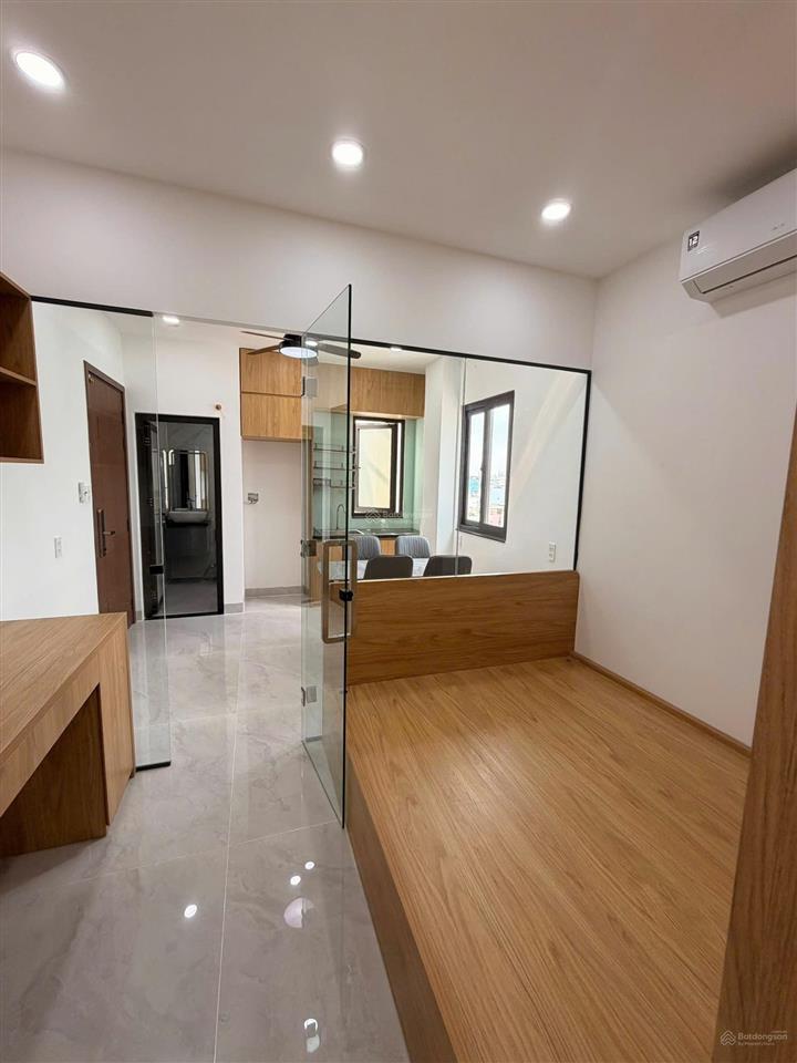 Khai trương căn hộ ban công, nội thất new 100%, tòa nhà hiện đại, bảo vệ 24/7