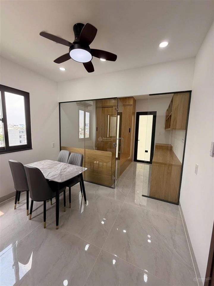 Khai trương căn hộ ban công, nội thất new 100%, tòa nhà hiện đại, bảo vệ 24/7