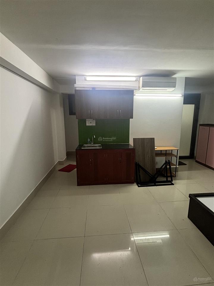 Cho thuê phòng rộng 40m2, ở được 2  3 người, full nội thất, gần đh tài chính, đh tôn đức thắng