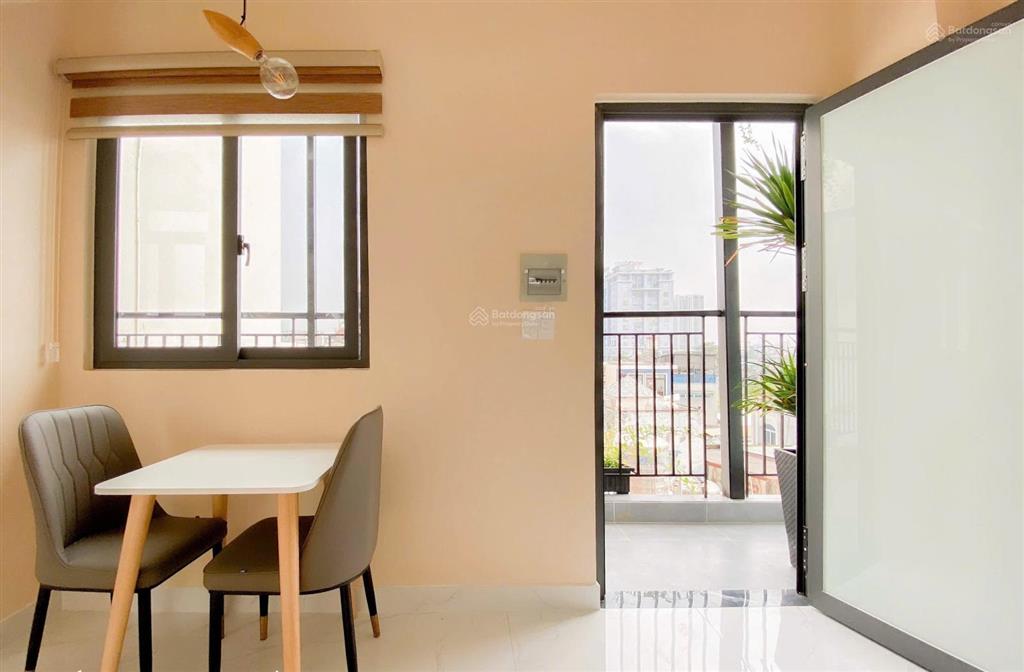 Căn hộ mới 100% ngay đất thánh đầy đủ nội thất, máy giặt riêng, cửa sổ thoáng