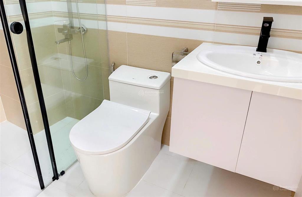 Căn hộ mới 100% ngay đất thánh đầy đủ nội thất, máy giặt riêng, cửa sổ thoáng