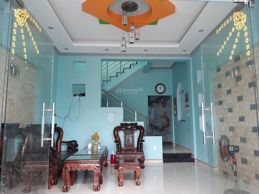 Cho thuê nhà nguyên căn mỹ tho 1 lầu full nội thất, 2 phòng ngủ máy lạnh.  0372 832 *** (loan)