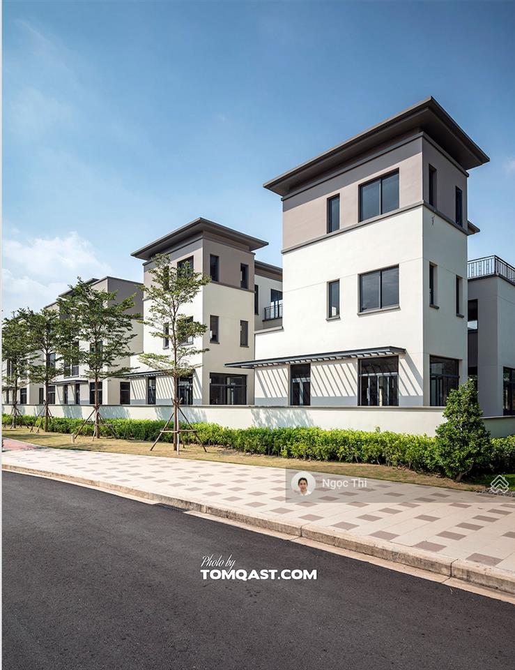 Bán gấp đi định cư căn biệt thự đơn lập cả khu chỉ có duy nhất 8 căn, full nội thất, giá rẻ bất ngờ