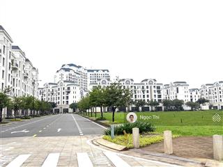 Chính chủ cần bán căn shop ngay trung tâm đảo, vị trí đẹp, giá cực tốt, tiện ở và kinh doanh