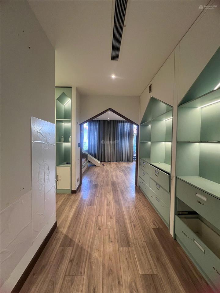 Bán gấp biệt thự thảo điền, 463m2, giá cực tốt, nhà mới, thiết kế sang trọng