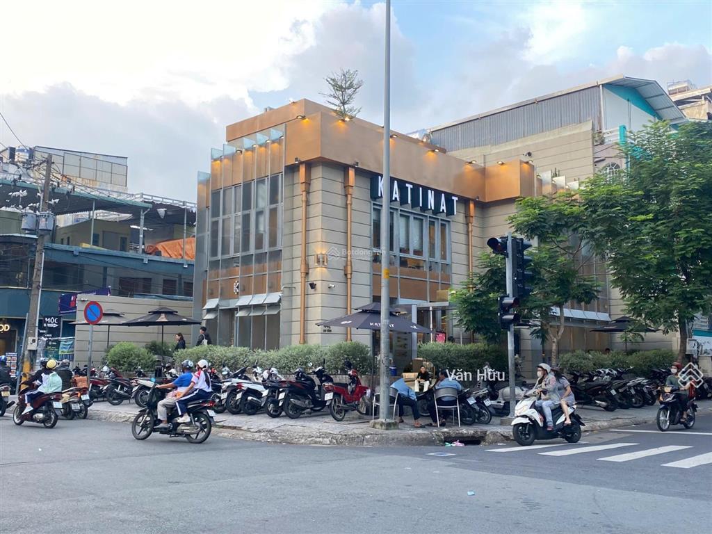 Thanh lý  góc 2 mặt tiền gò dầu, q. tân phú  dt 9x20m  5 tầng  hđt 200 triệu  giá 39 tỷ