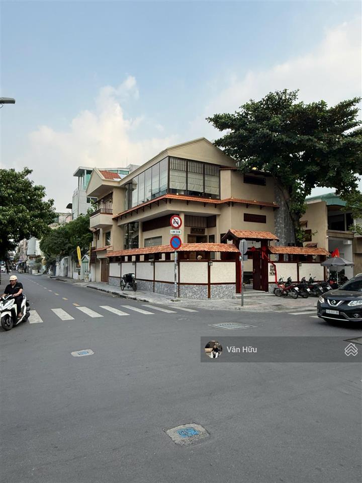 Góc 2 mặt tiền nguyễn gia trí, q. bình thạnh  dt 9x20m  3 tầng  hđt 160 triệu  giá 45 tỷ