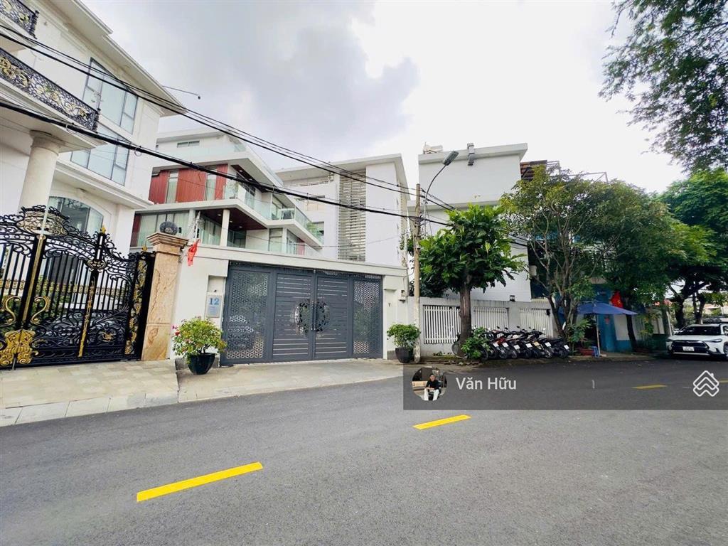 Không thể nào rẻ hơn  mặt tiền trần não, quận 2  dt 15x16m  2 tầng + sân vườn  giá 48 tỷ