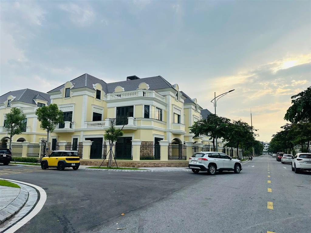 Chủ nhà cần bán gấp căn biệt thự đơn lập vip diện tích 280m2 giá cực rẻ 61tỷ! 1 căn duy nhất!