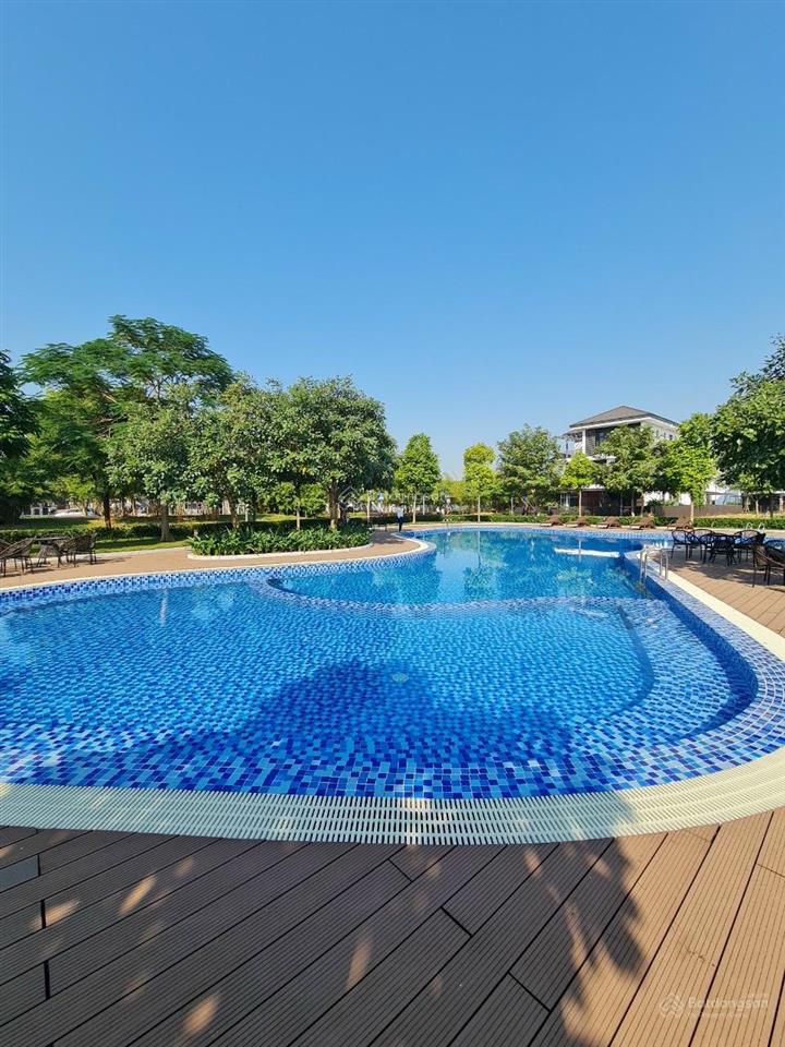 Siêu hiếm! nhỉnh 30 tỷ sở hữu ngay căn biệt thự cực đẹp tại trung tâm  đối diện công viên, hồ bơi!